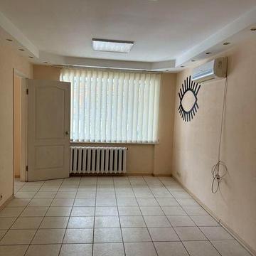 Оренда 2-х кімнатна квартира під офіс, вул. Джона Маккейна, б. 42