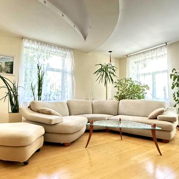 Шовковична вул., 13/2