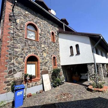 Продаж добротного будинку в центрі