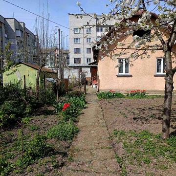 Здається приватний будинок Зваричі -Галицька