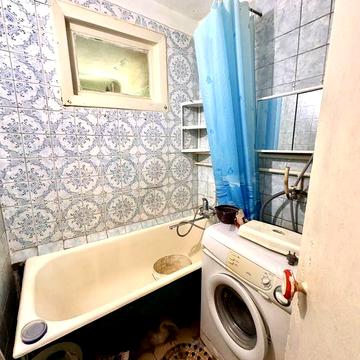 Продам 2 квартиру Армейская 2 мин , героев харькова 208