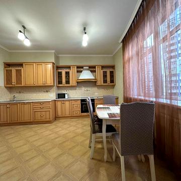 Старонаводницька вул., 6-Б