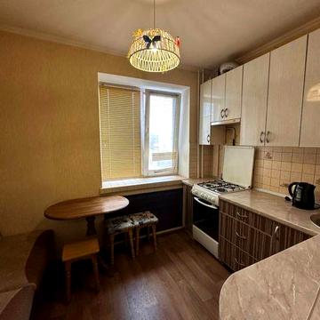 Здам 1 кімн. квартиру на третьому поверсі