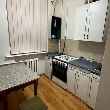 Здам 1 кімнатну сталінку м. Лук"янівська, Січових Стрільців 103