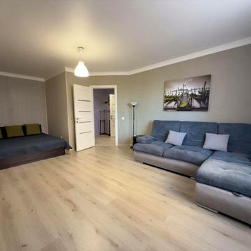 Оренда 1к Виставка. Н/б. Меблі і техніка.Локація відмінна.