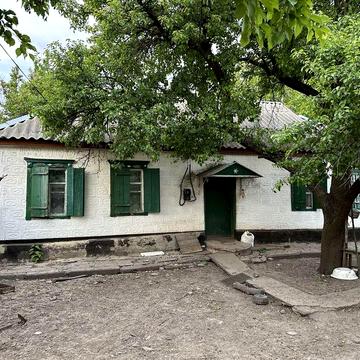 Будинок з присадібною територією