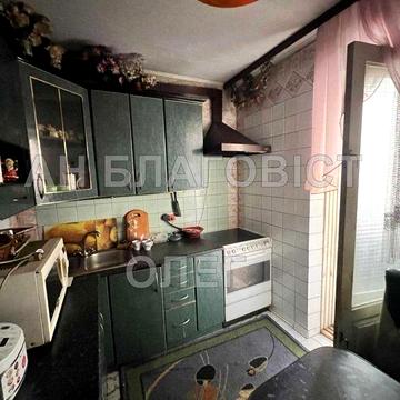 Продаж квартира 4 кімнати 96 м2 до метро 200 м  вул Пушиної 9 пов з 16