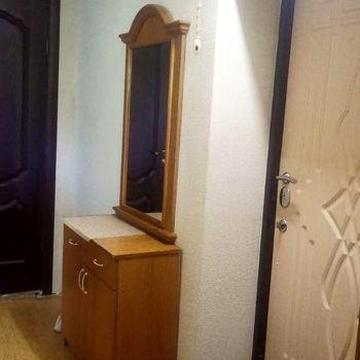 Здам 2 кВ на Грушевського (ТРЦ Глобал)