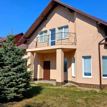 Будинок з незавершеним ремонтом 178м.кв. з гаражем