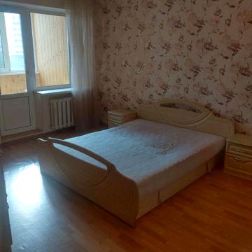 Оренда 2 кв. 67 м Позняки Вул. Пчілки2-Б поверх 3 . Вільна. Дарницький