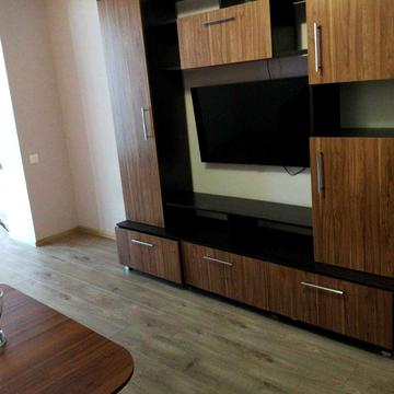 Здам 2 кімнатну кв в центрі  на любий термін для 2-4 хлопців або сімї