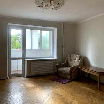 Здам простору однокімнатну квартиру на Воскресенці.