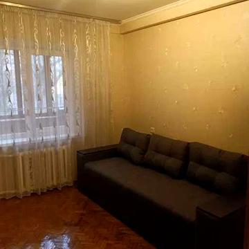 Оренда трикімнатної квартири біля м. «Лівобережна» — 10 хвилин пішки.