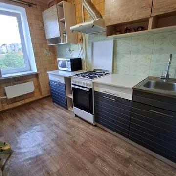 3 эт Кирпич  Продам 2 ком Центр