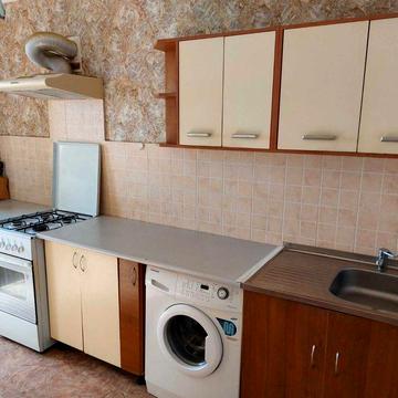 Сдается 1 комн. квартира по ул. Автозаводская 50А с мебелью и техникой