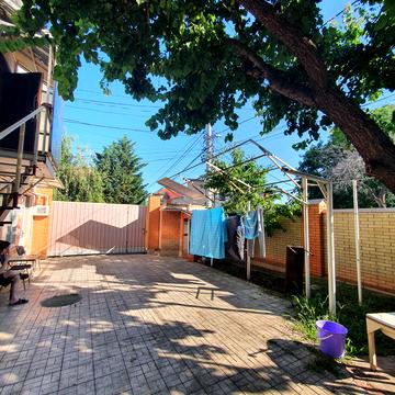 Івана Франка вул., 1