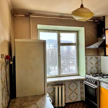 Продається в цегляному будинку