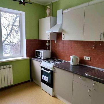 Здам однокімнатну квартиру Соломянський, Семенівська, 11.