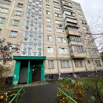 Продаж 4 кімнатної квартири, вул. Мілютенка 44