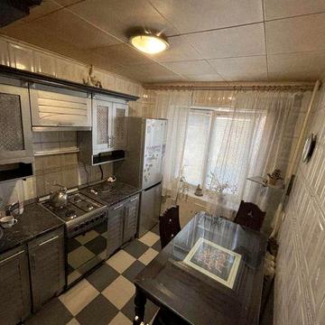 Сдам 1ю квартиру возле Каравана