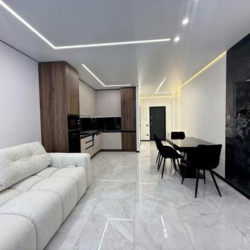 Велика вартира біля озера