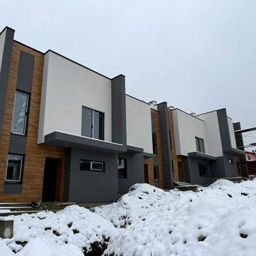 Продаж готового котеджу