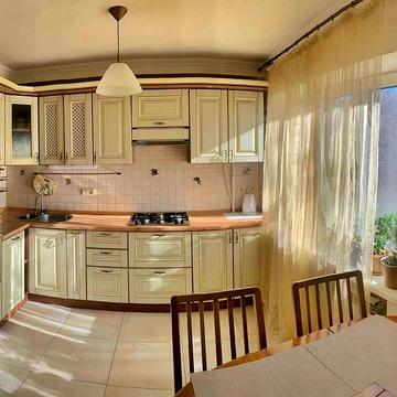 Костя Гордієнка пров., 1-А