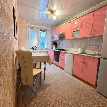 Продаж 4к квартири біля ТЦ Караван