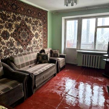 Продаж 2 кімнатної квартири навпроти Велмарту