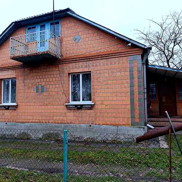 Будинок.  Рівненська обл,  Здолбунівський  р-н, с. Мізоч .