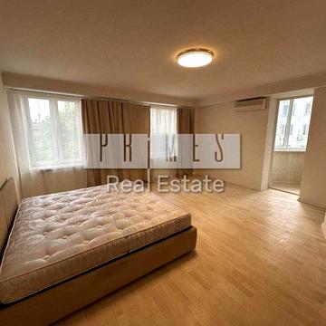 Продаж 3комн квартира в центре Голосеевский, ул. Назаровская, 7Б