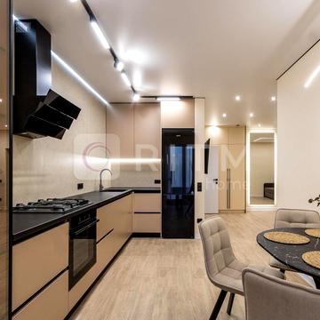 Українських Декабристів вул., (Будинок 2)