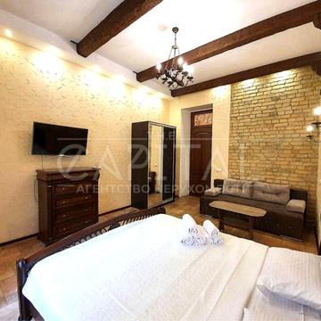 Оренда квартири / центр / Мала Житомирська 16/3 Майдан / 2 кімнати