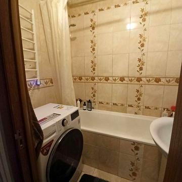 Продам простору  2 кімнатну квартиру  на Леваневського/Є-відновлення