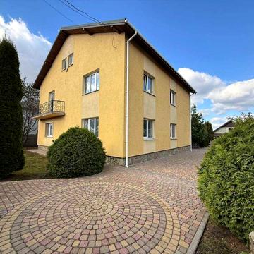 Богдана Лепкого вул., 6