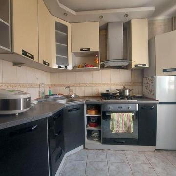 Сдам 1ком Глушко6/ Киевский рынок. 2этаж. Можно питомец