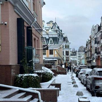 Продаж 3 кімн. квартири за адресою Воздвиженська 22