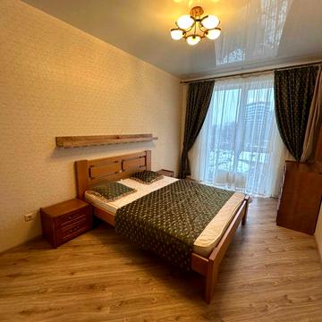 Оренда просторої 1 км + кухня вітальня  пр.Чорновола