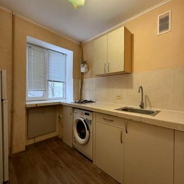 1-кімн з АО, меблями, 3-й поверх, район ЖД, автовокзал