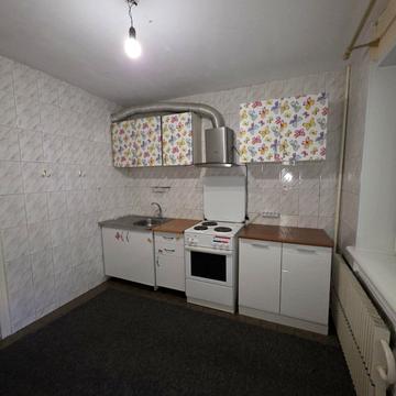 Набережна Перемоги вул., 140