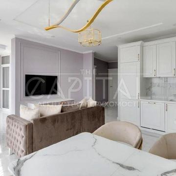 Преміальна оренда 2-кімнатної квартири з терасою та видом на Дніпро