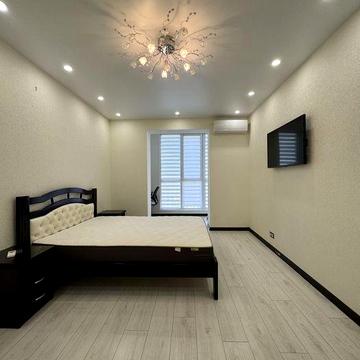 Квартира з ремонтом на центральній  Митниці