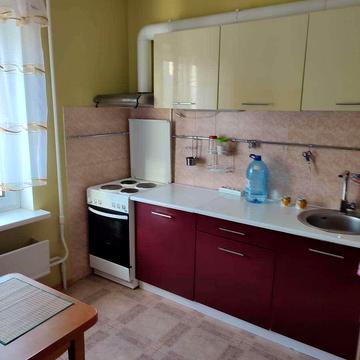 Срібнокільська вул., 8