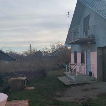 Обменяю на авто, дачу.