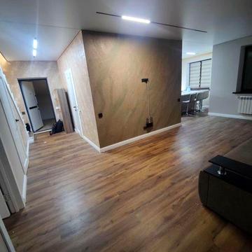 Пентхаус Вишнева 17 кухня вітальня +4 кімнати