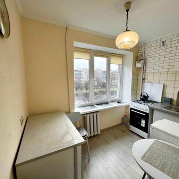 Оренда 2-кімнатної квартири біля будинку меблів, вул.Любінська