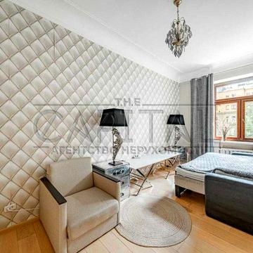 Продаж 2-кімнатної квартири з ремонтом біля метро «Золоті ворота» 46м2