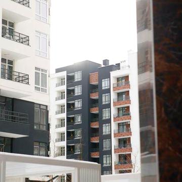 Простора 2-к квартира в розстрочку на 2 роки!