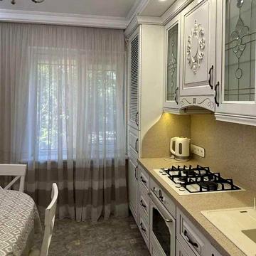 Продам трехкомнатную квартиру с евроремонтом в Чешке с АГВ на Таирова