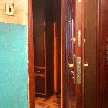 Продам двокімнатну по вул Черкасова